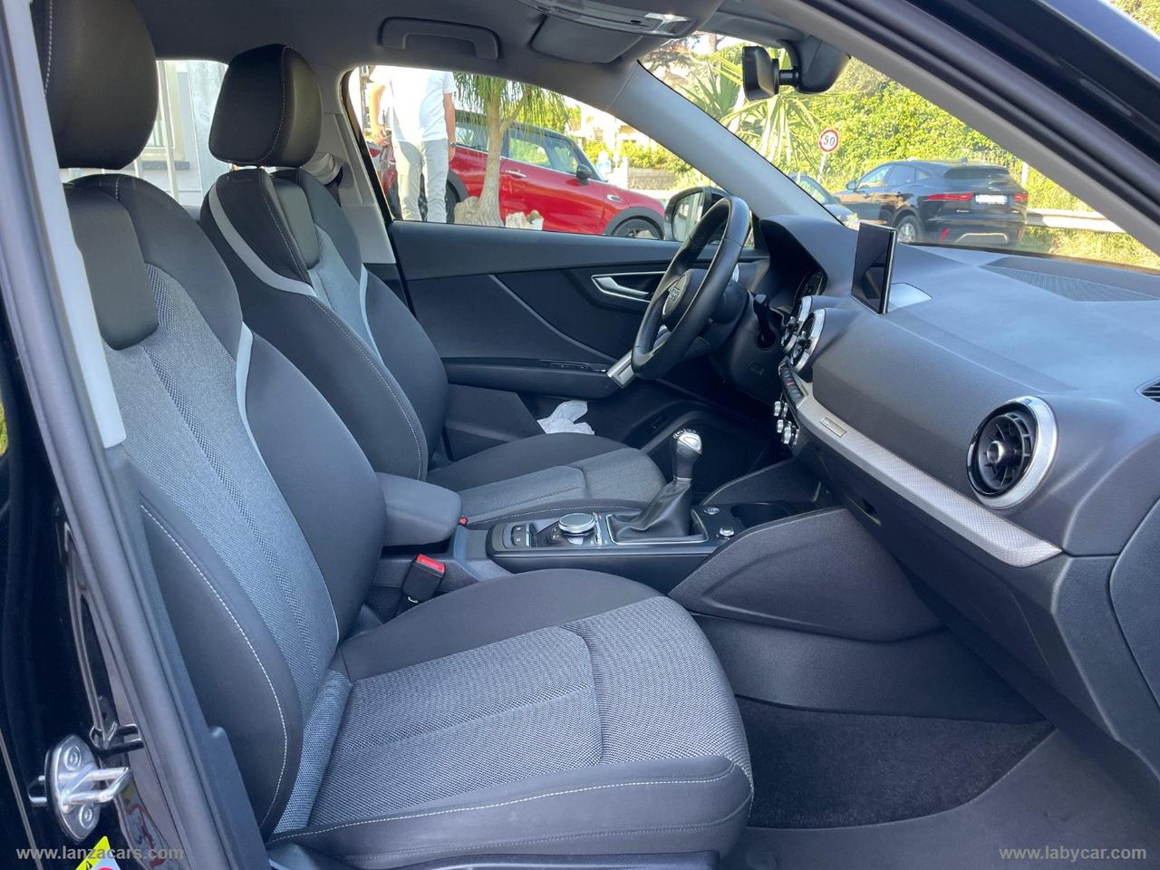 AUDI Q2 30 TDI Business Advanced