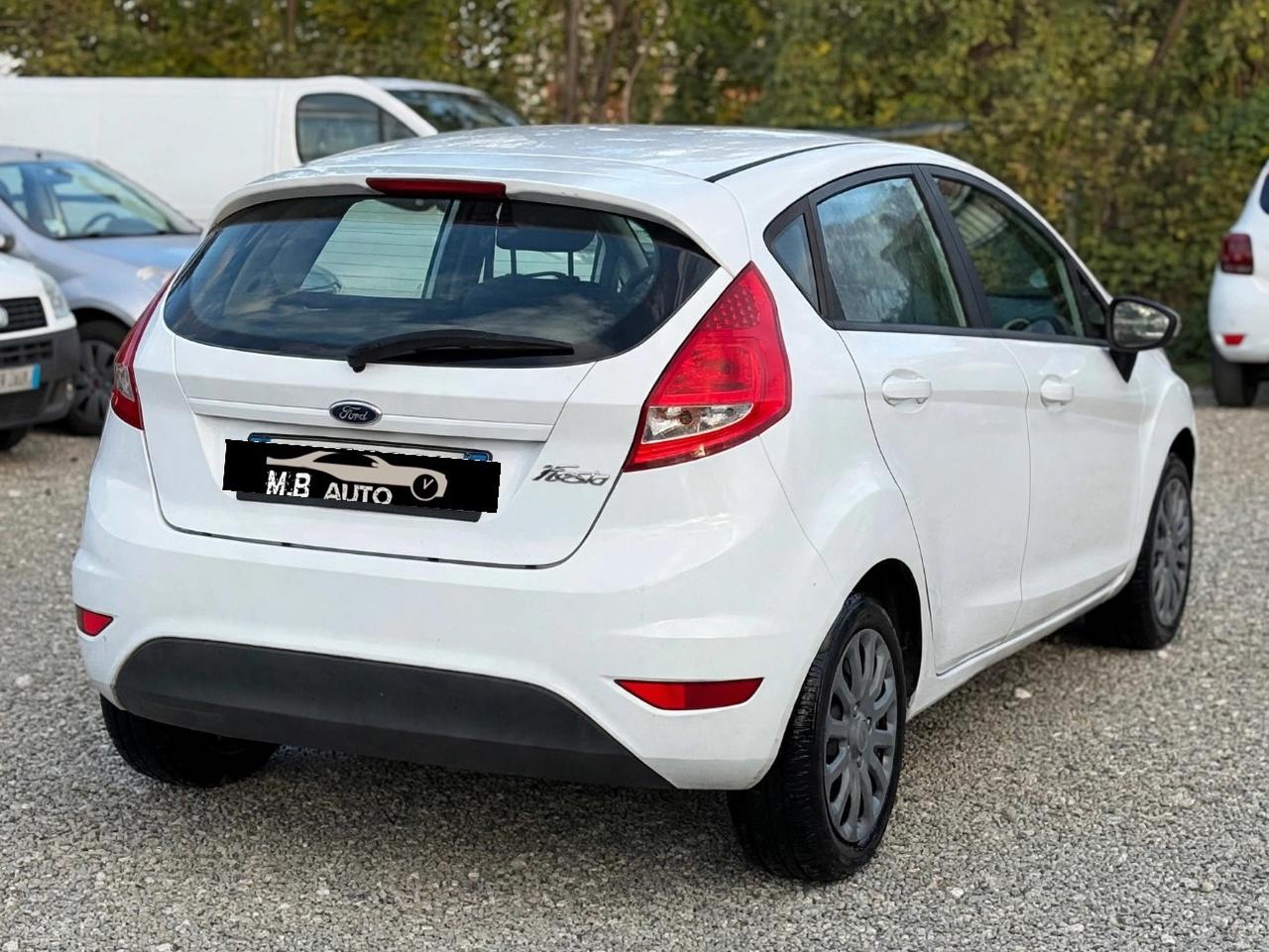 Ford Fiesta 1.4 16V 5p. Bz.- GPL Titanium Bs.