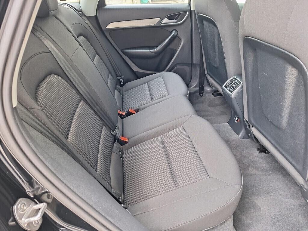 Audi Q3 2.0 TDI 120 CV Sport Navigatore Fari Led.