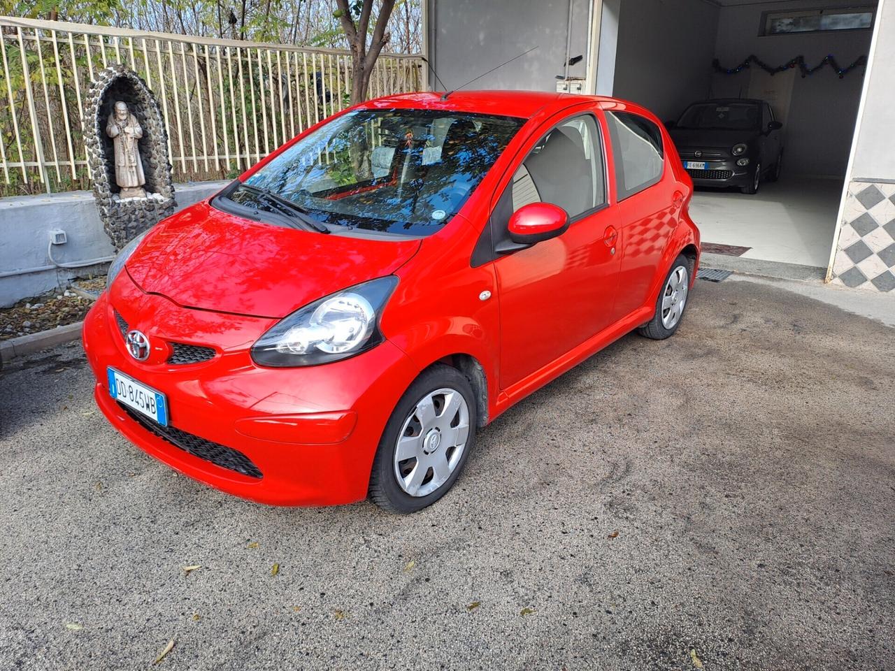 Toyota Aygo 1.0 12V VVT-i 5 porte Sol