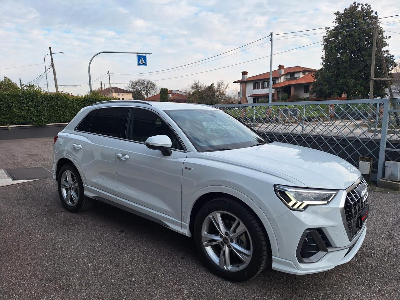 Audi Q3 35 TDI S tronic line edition