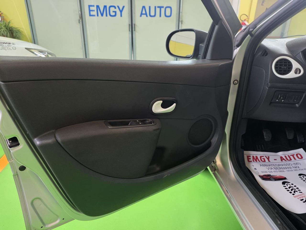 Renault Nuova Clio 1.2 16V 5 porte Live! Euro 5