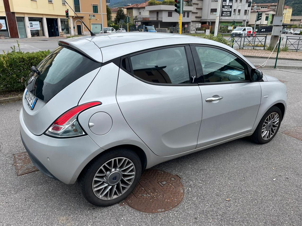 Lancia Ypsilon 1.2 69 CV 5 porte S&S Platinum