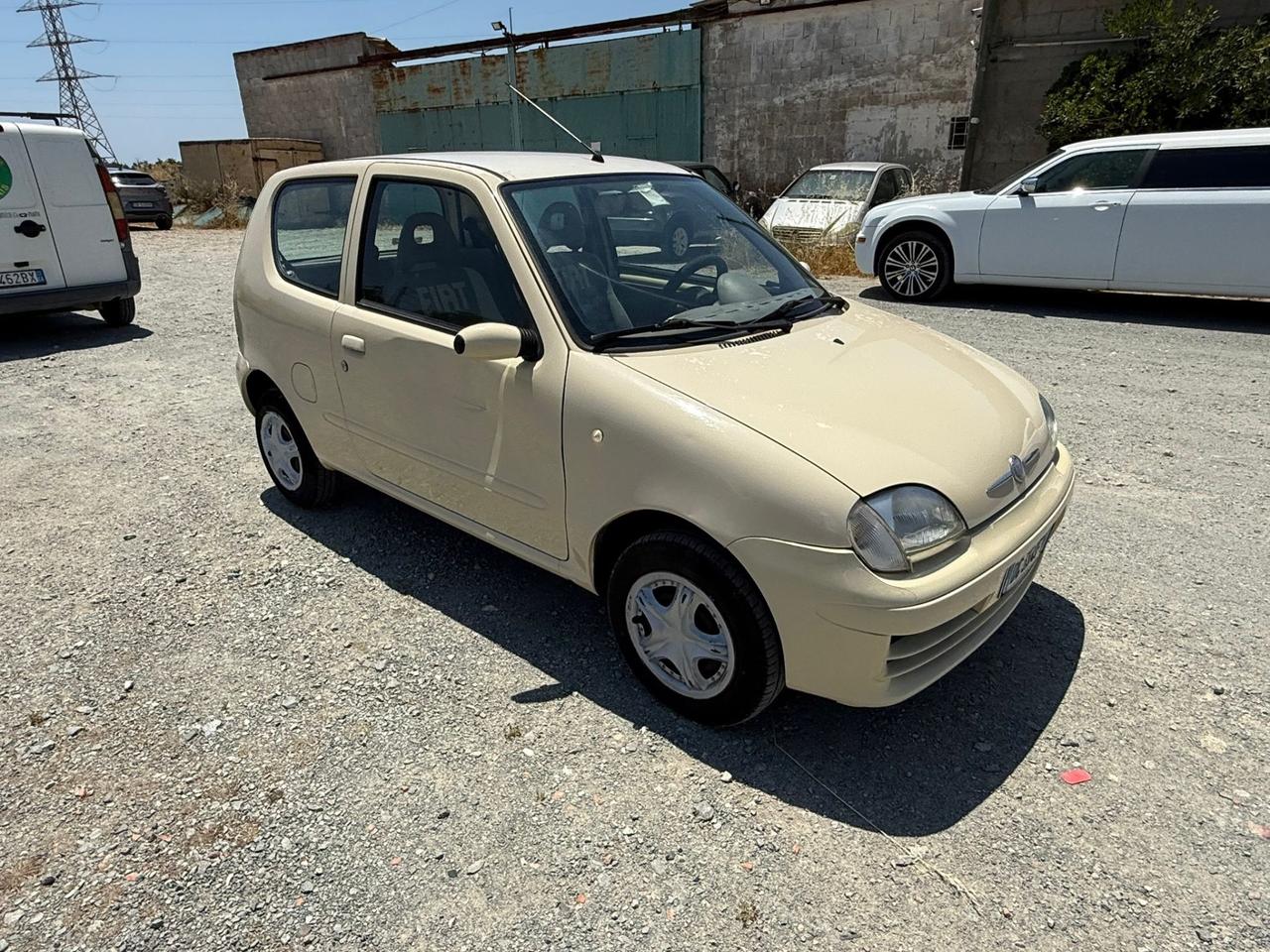 Fiat 600 1.1 benz.-Pochi km- Neopatentati
