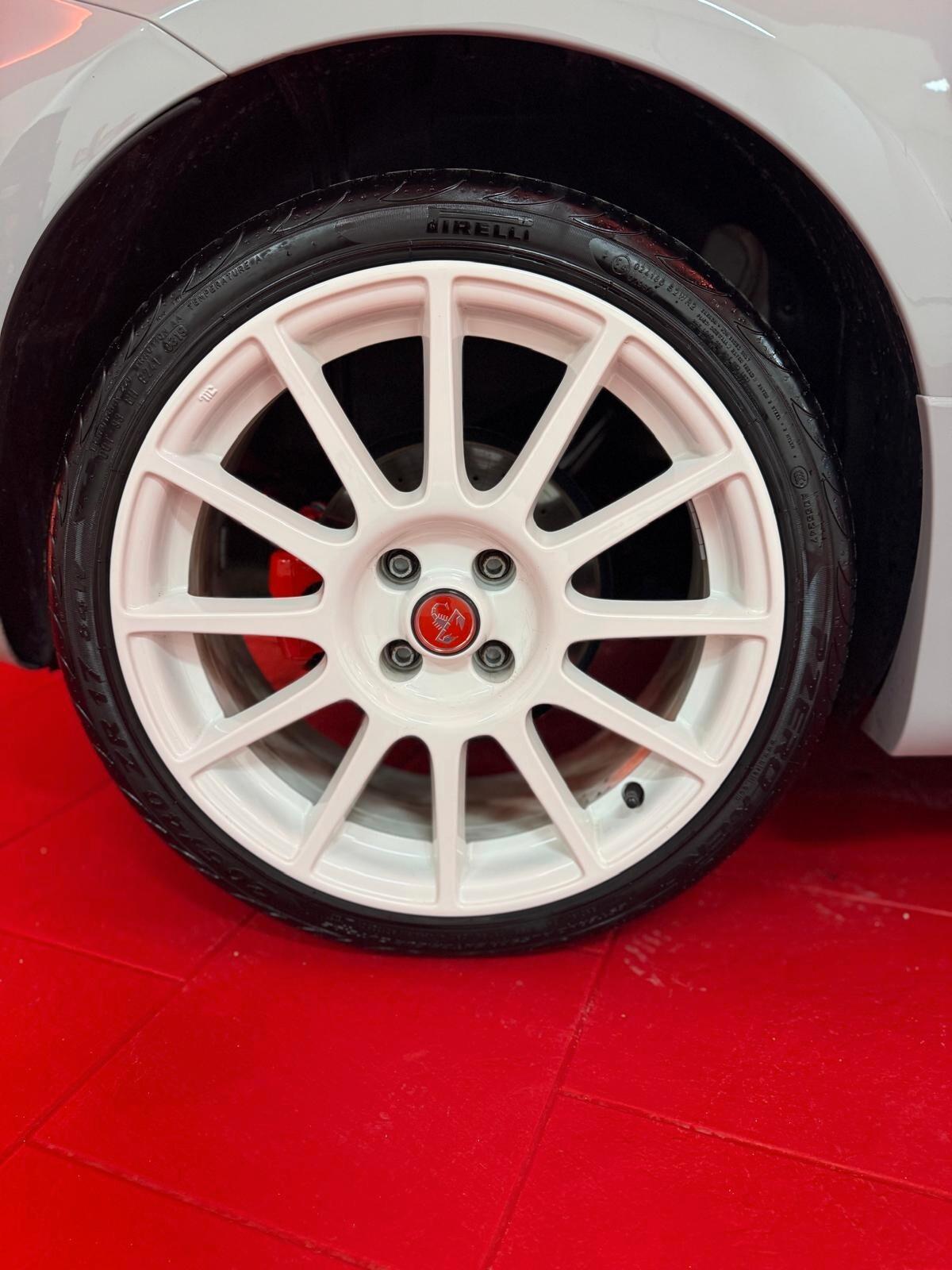 Abarth 595 1.4 Turbo T-Jet 180 CV Esseesse