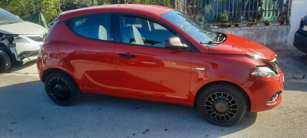 Lancia Ypsilon 1.2 69 CV 5 porte anno 2019