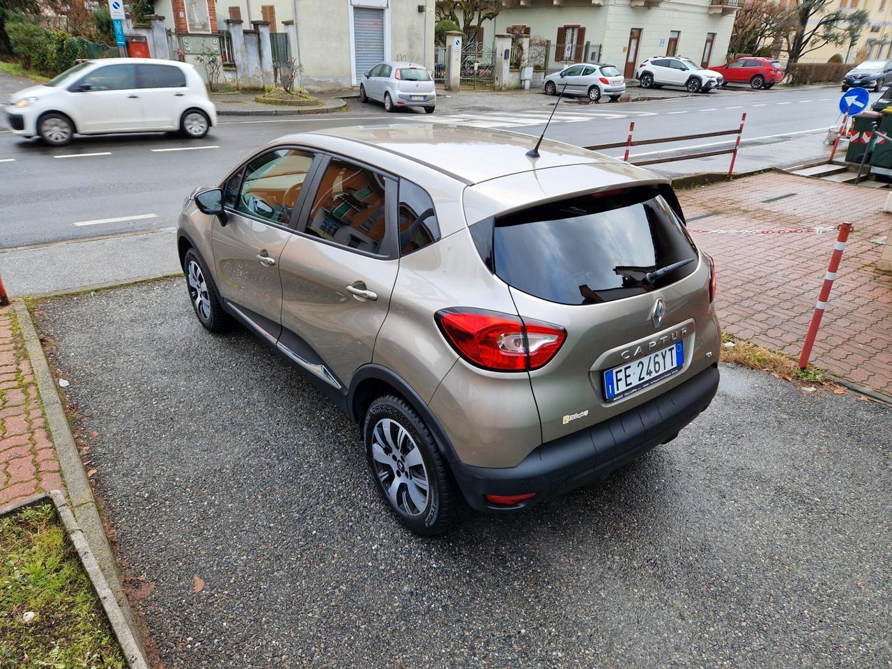 Renault Captur 0.9 90CV "49.600 km" Bluetooth, Cruise, Sensori p.