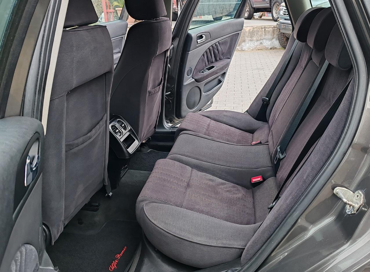 Alfa Romeo 159 1.9 JTDm 16V Sportwagon Distinctive