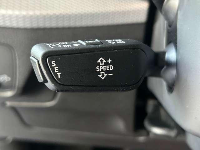 Audi Q2 30 TFSI Business Advanced