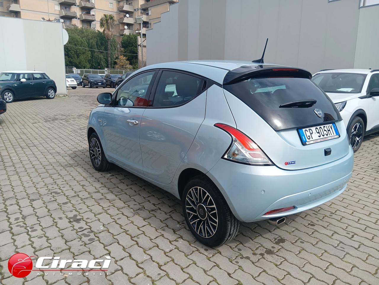 Lancia Ypsilon 1.0 5 p Hybrid Platino