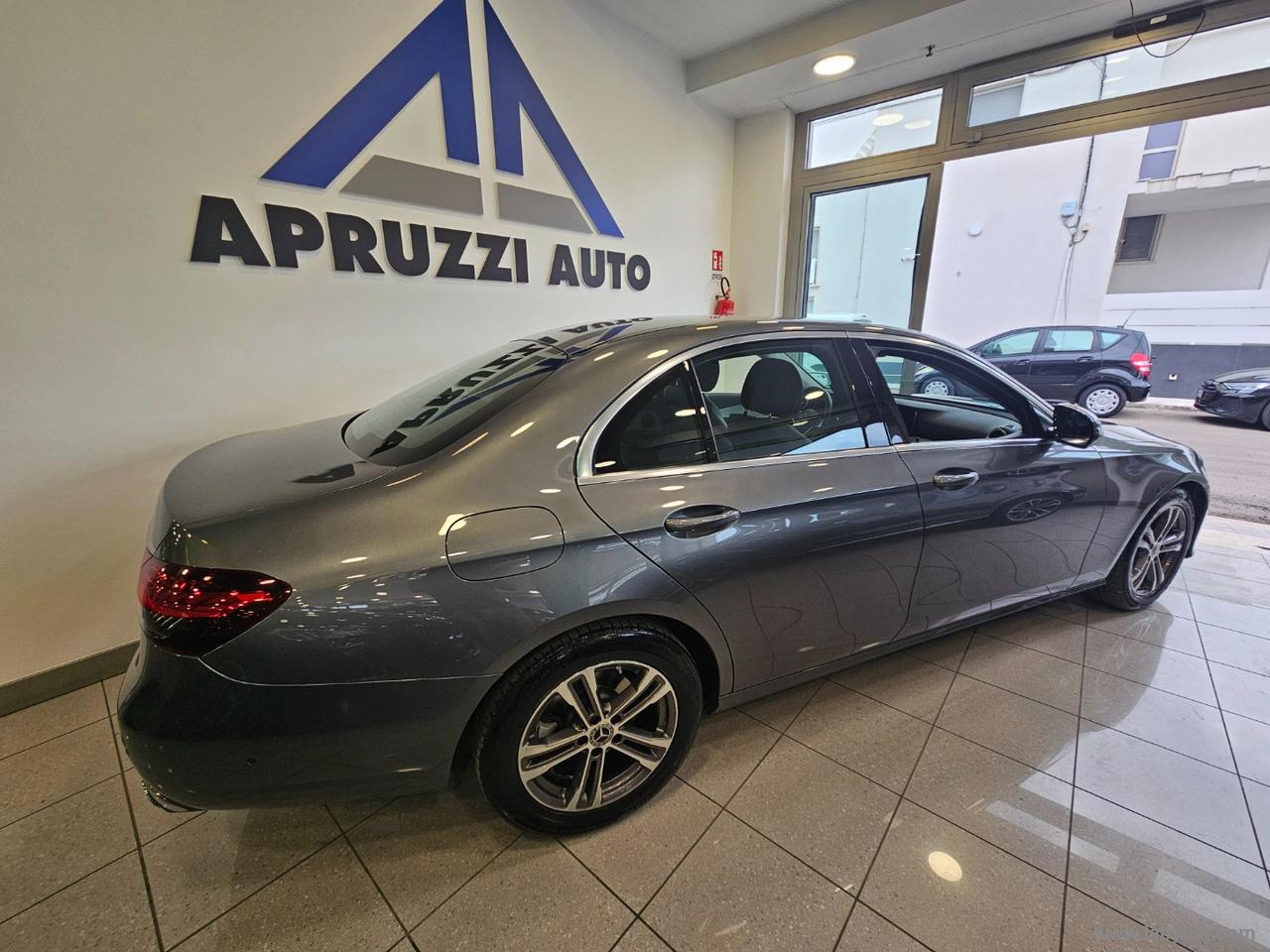 MERCEDES-BENZ E 200 d Auto Business Sport