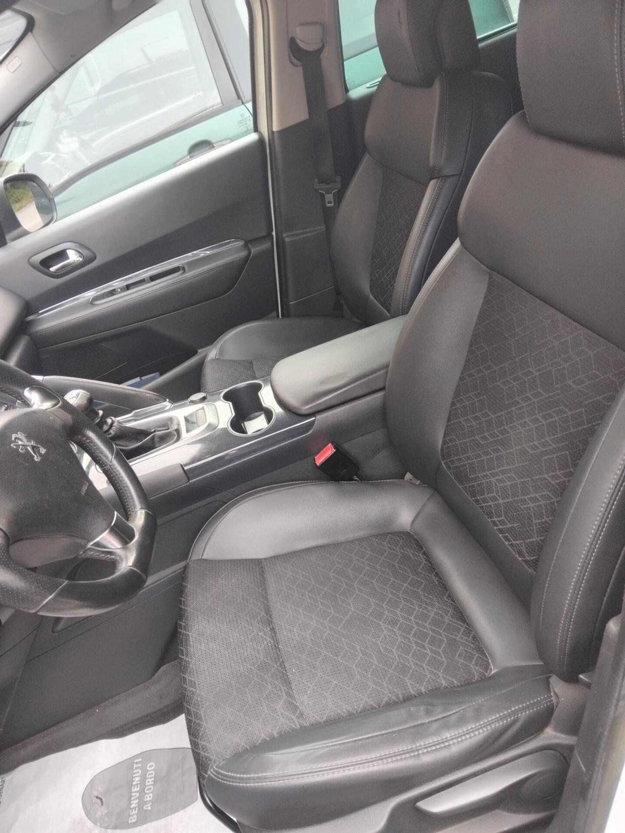 Peugeot 3008 1.6 HDi 115CV Allure