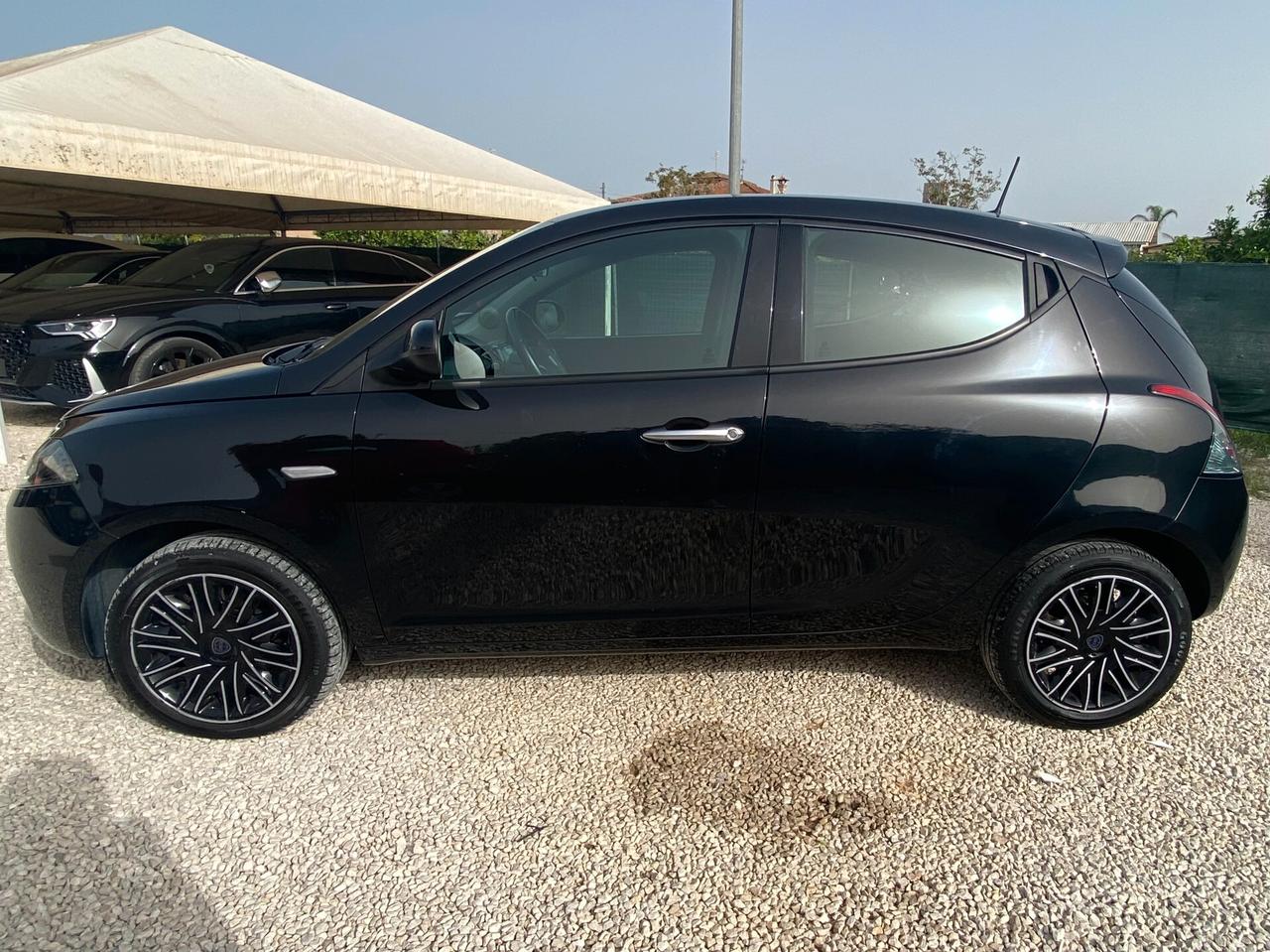 Lancia Ypsilon 1.0 FireFly 5 porte S&S Hybrid Gold Plus