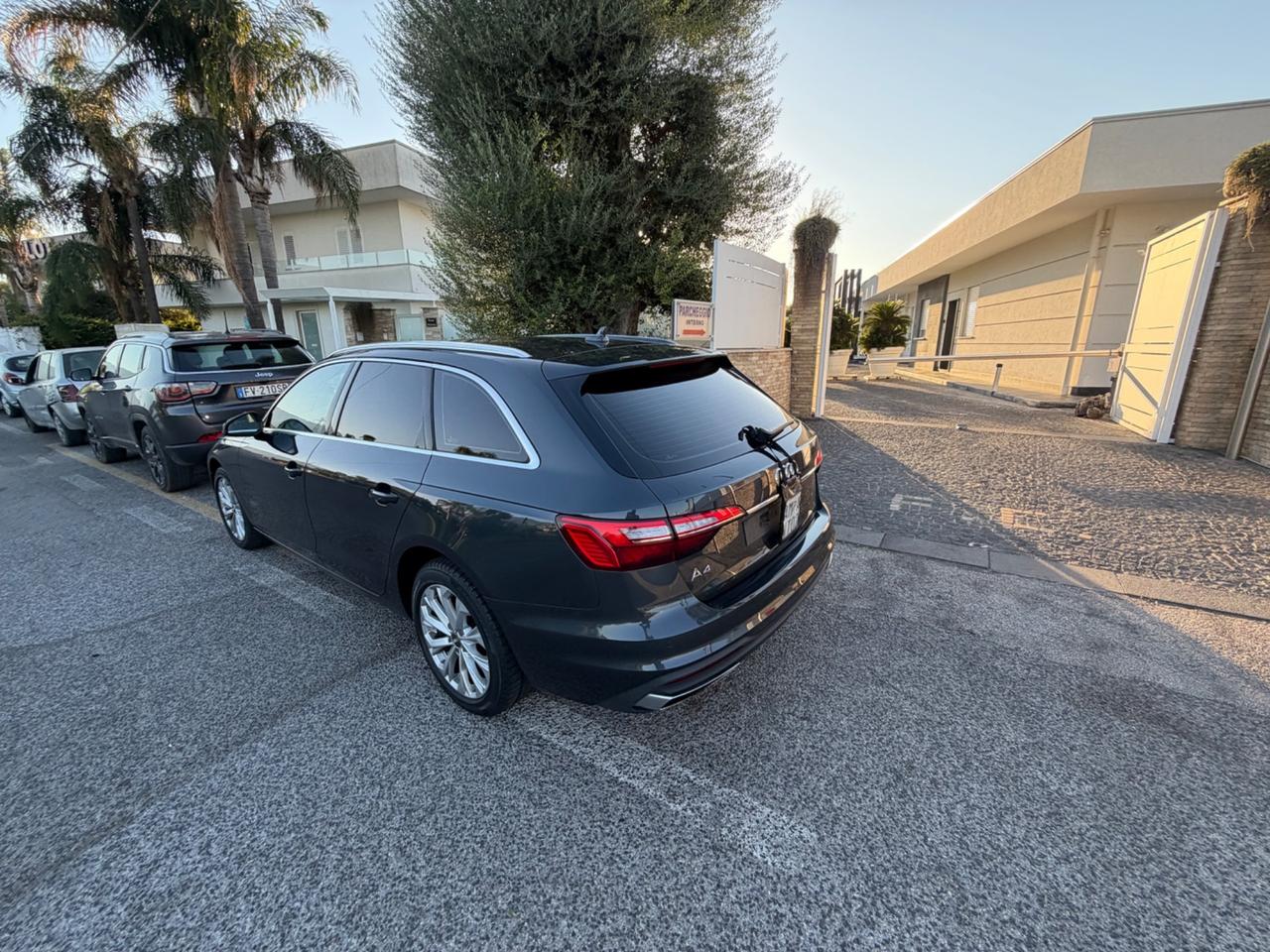 Audi A4 Avant 35 TDI S tronic Business Advanced PDC