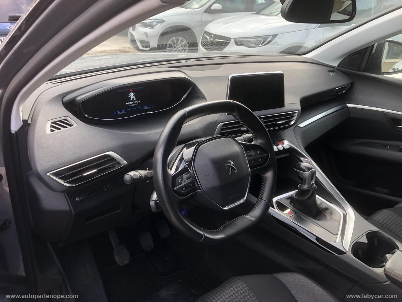 PEUGEOT 3008 BlueHDi 130 S&S Business