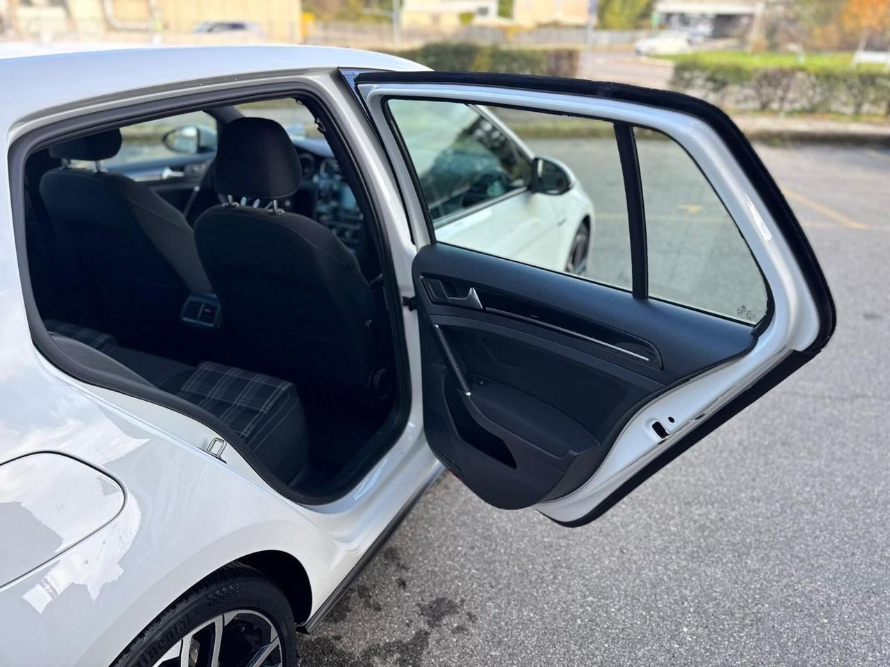 Volkswagen Golf Business 2.0 TDI GTD #8062