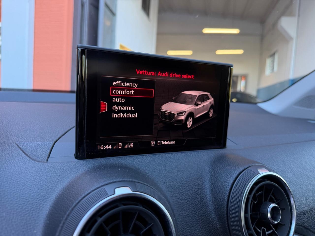 Audi Q2 35 TFSI S tronic Identity Black