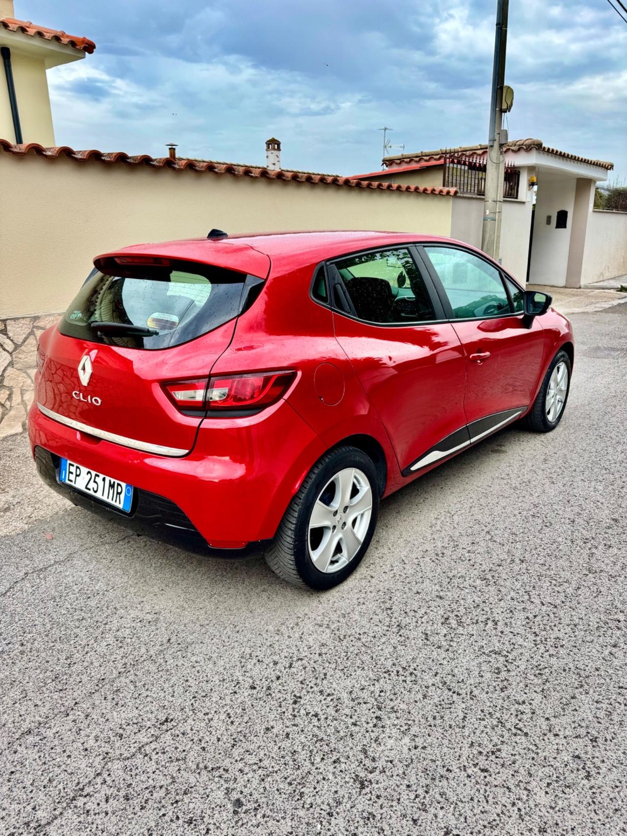 Renault Clio 1.2 75CV COSTUME NATIONAL