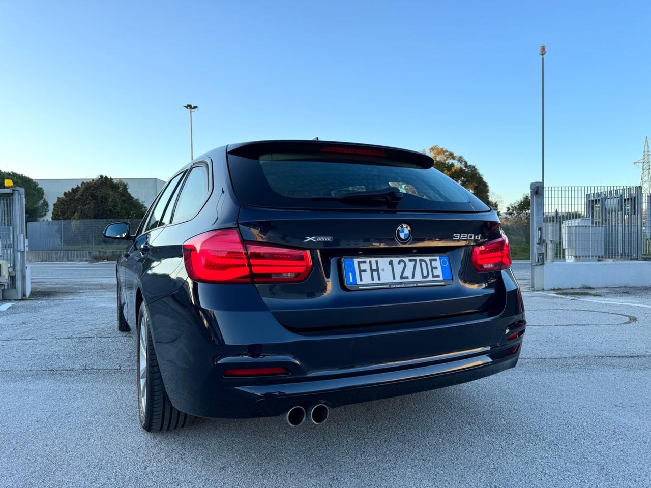 BMW 320d Automatic Touring XDRIVE - Navi 17