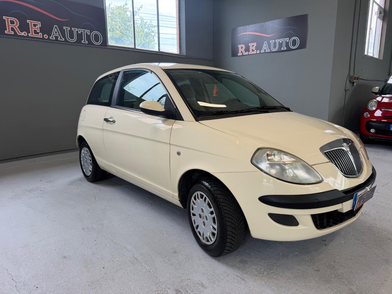 Lancia Ypsilon 1.2 16V Oro
