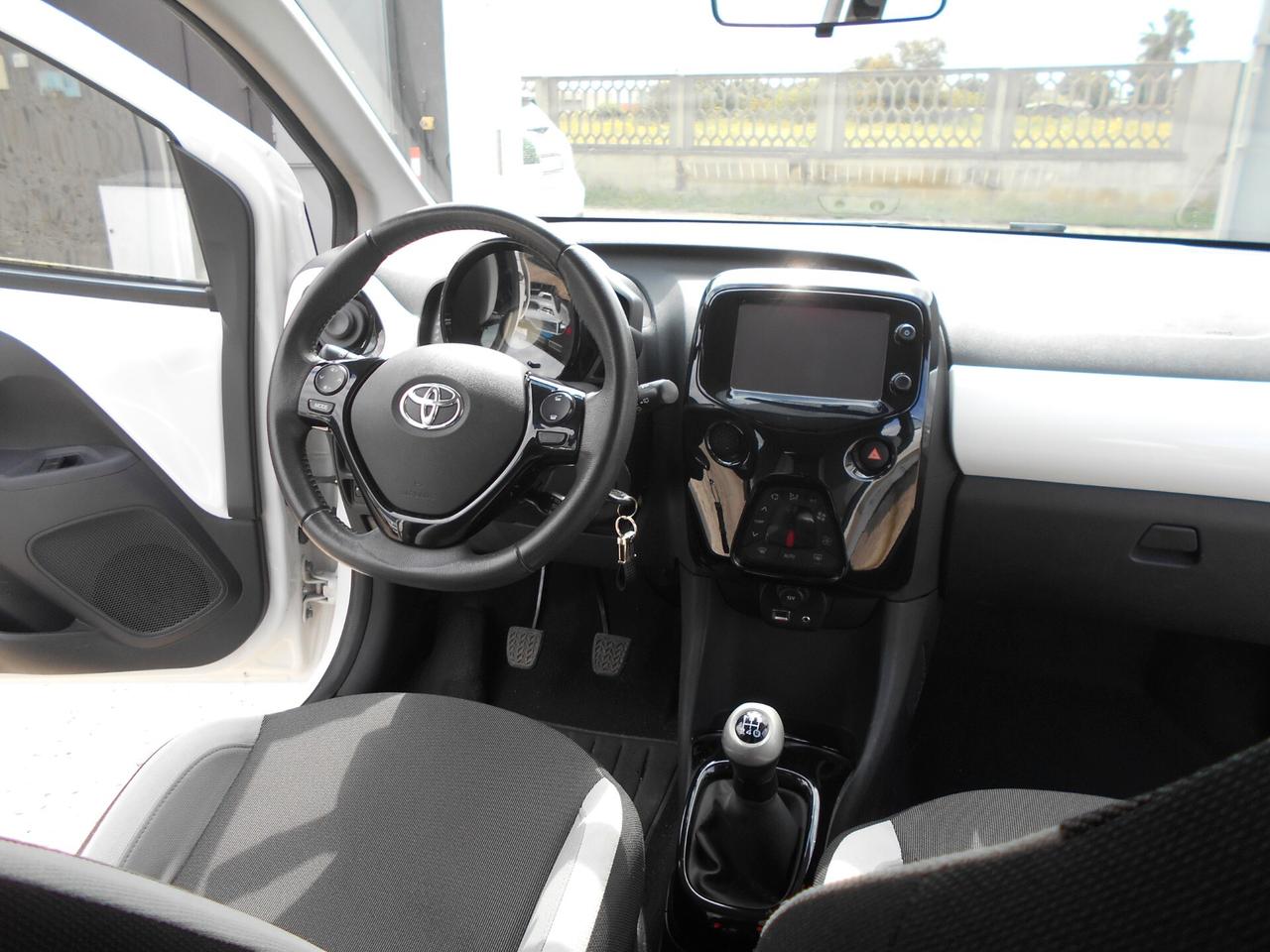 Toyota Aygo 1.0 VVT-i 69 CV 5 porte x-cite