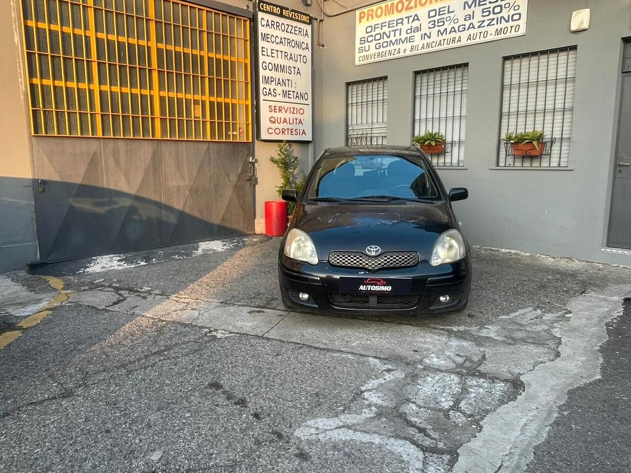 Toyota Yaris 1.0 5 porte