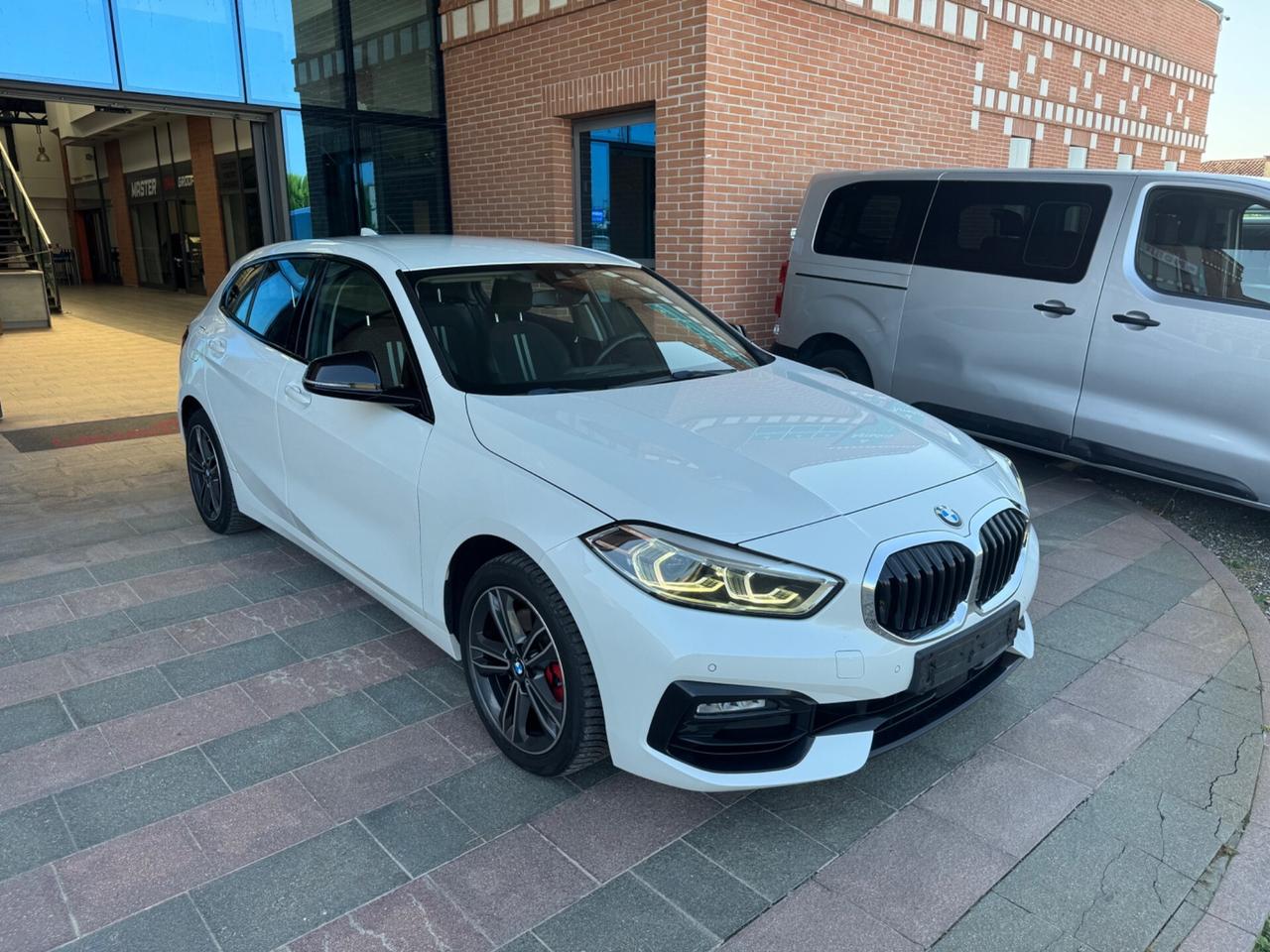 Bmw 118 118d 5p. Msport