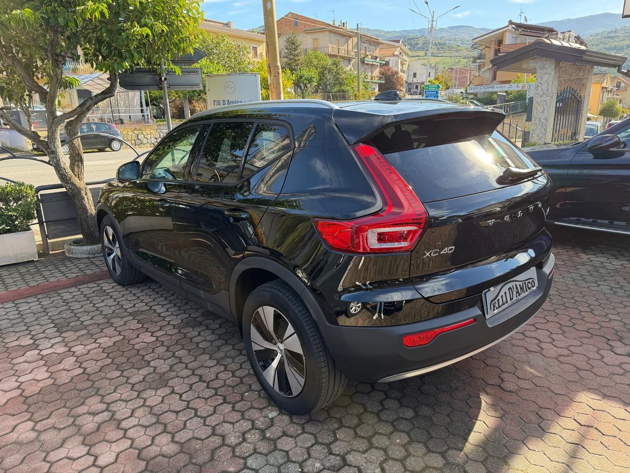 Volvo XC40 D3 AWD Geartronic Momentum Pro