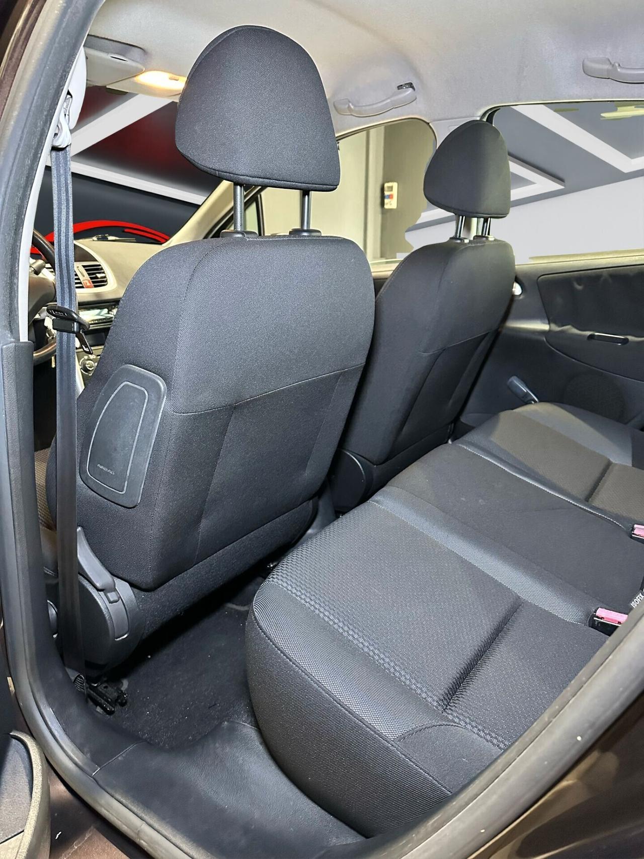 Peugeot 207 1.4 8V 75CV 5p. SPECIAL EDITION
