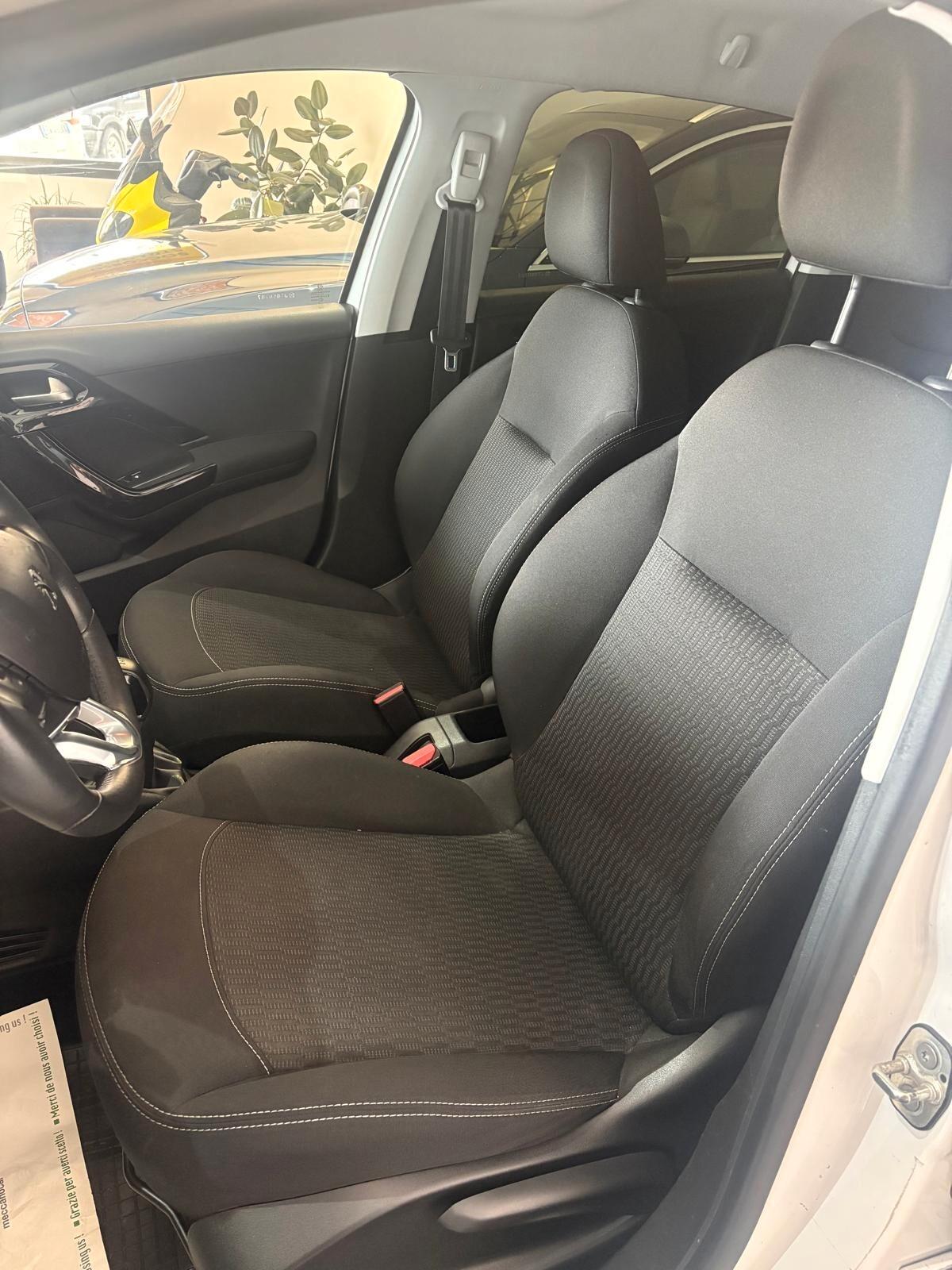 Peugeot 208 PureTech 82 5p. GPL Active