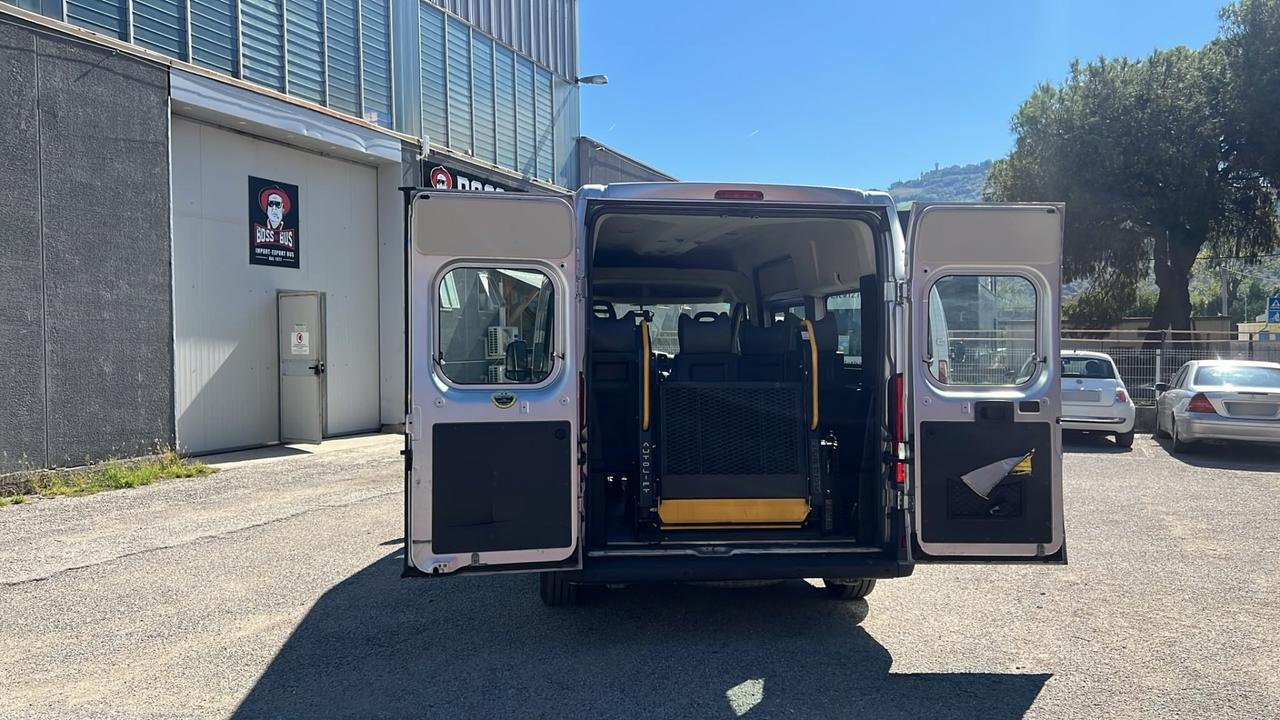 Minibus per disabili 9 posti usato Peugeot Boxer