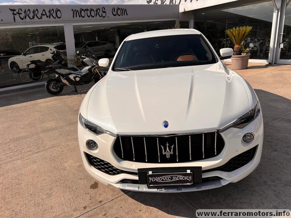 Maserati Levante V6 Diesel AWD Granlusso a 349 euro al mese