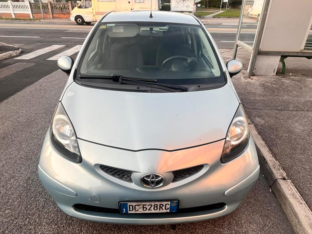 Toyota Aygo 1.0 12V VVT-i 5 porte Neopatentati