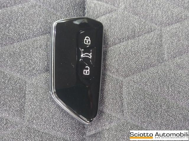 VOLKSWAGEN Golf 1.5 TSI eHybrid DSG Life