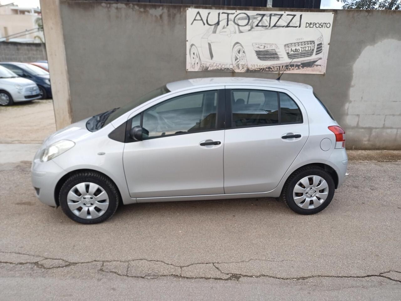 Toyota Yaris 1.0 5 porte Now