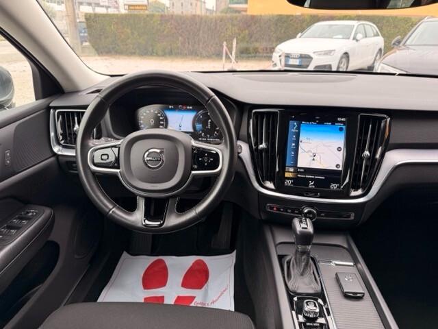 Volvo V60 2.0 d3 150 cv Momentum Geartronic