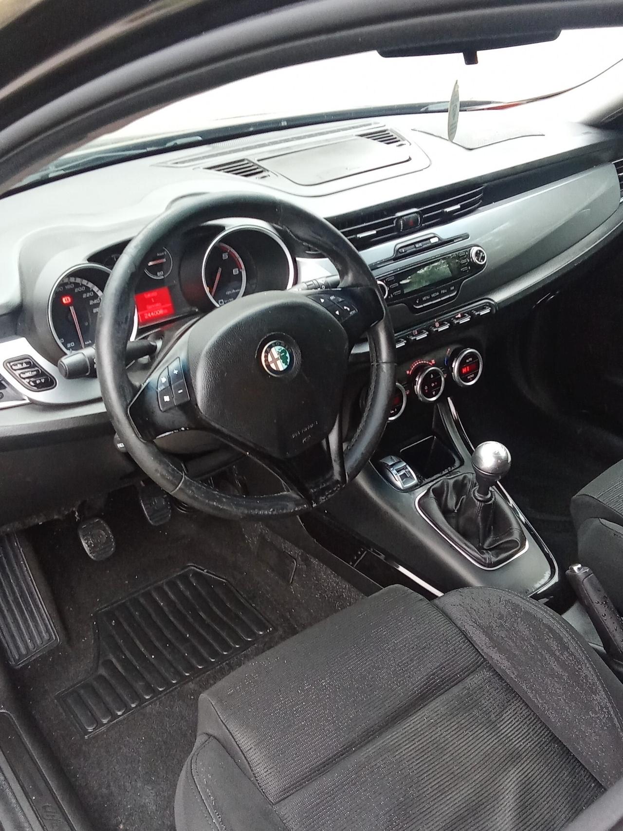 Alfa Romeo Giulietta 2.0 JTDm-2 140 CV 012