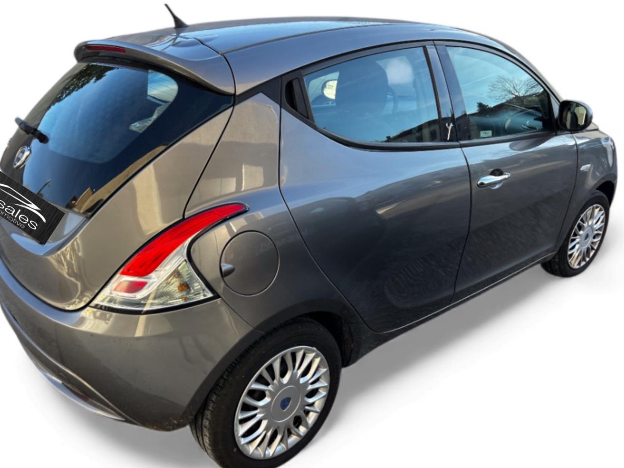 Lancia Ypsilon 1.2 69 CV 5 porte S&S Platinum Perfetta Ok Neopatentati