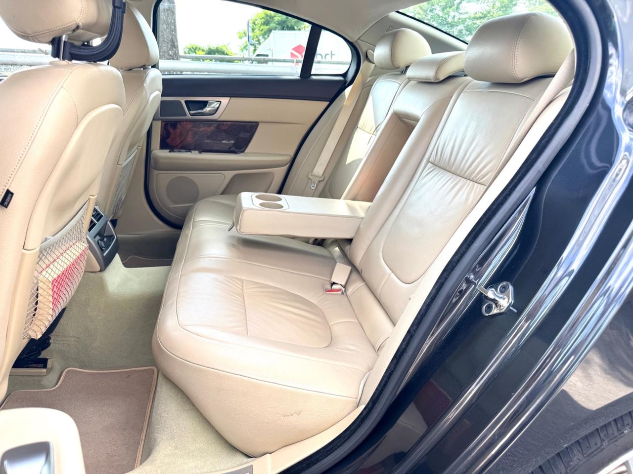Jaguar XF 3.0 D V6 Luxury