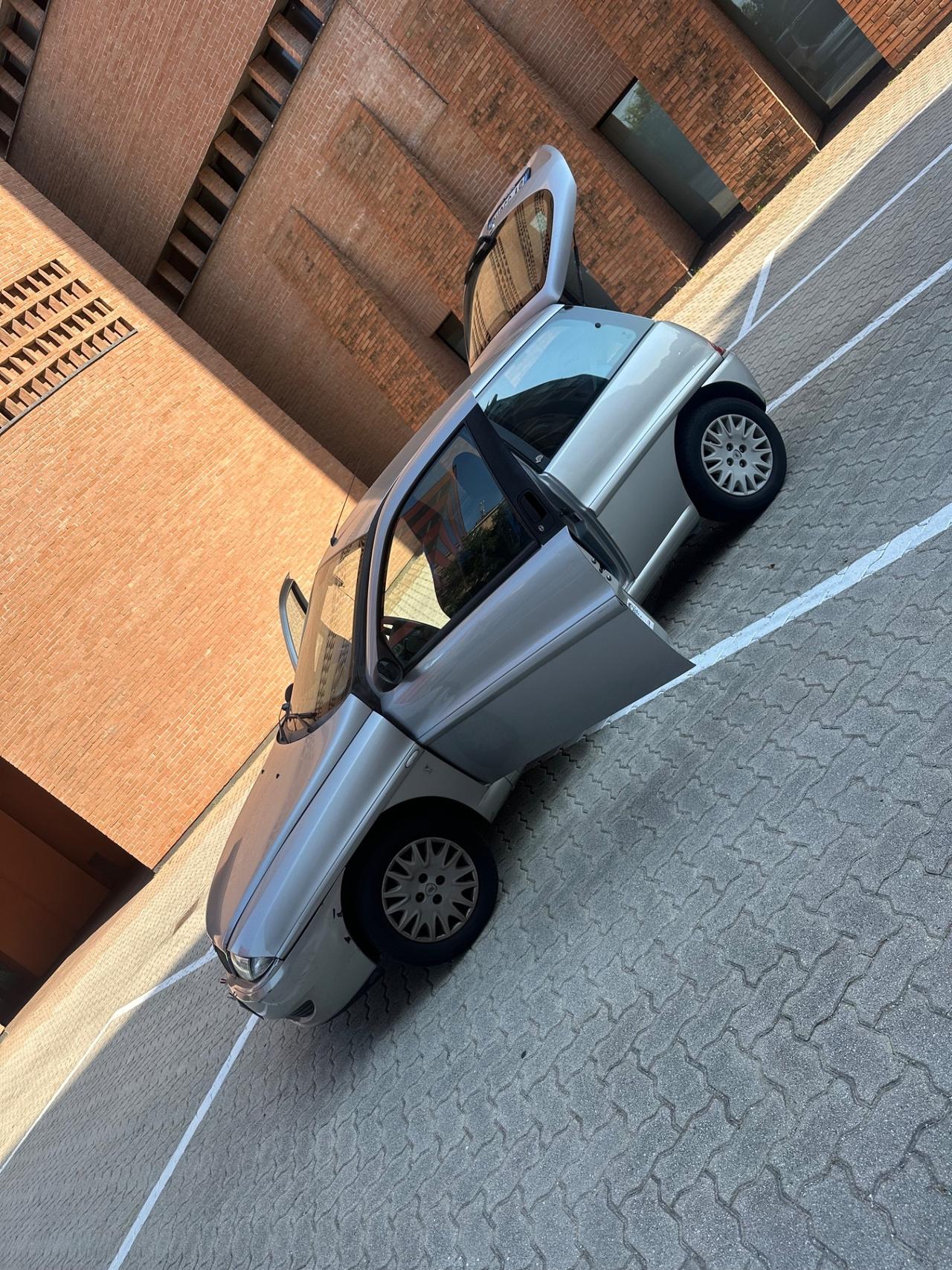 Lancia Y 1.2i cat Elefantino Blu