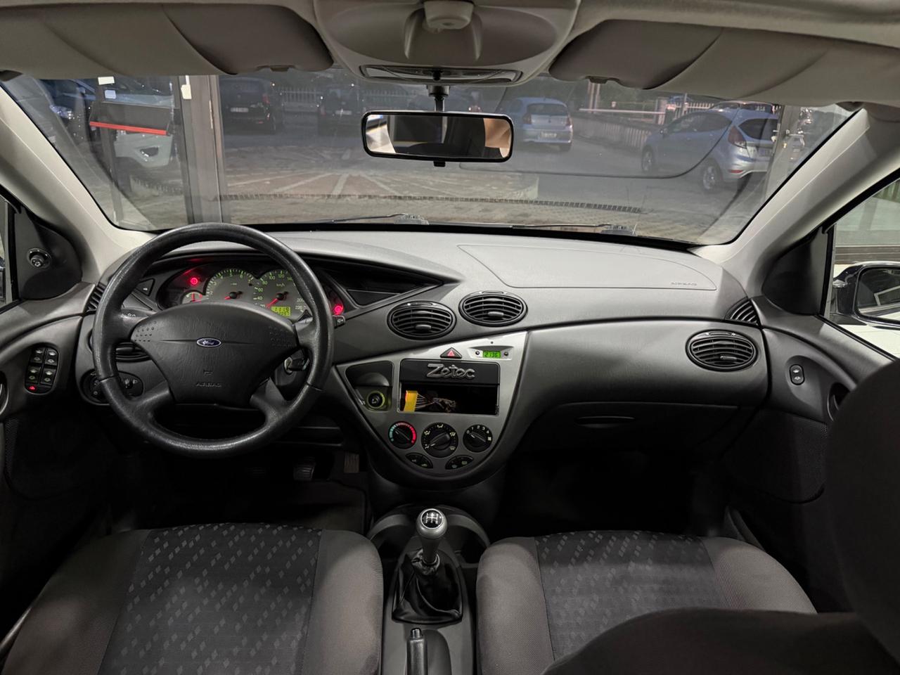Ford Focus 1.6i 16V cat 5p. Zetec