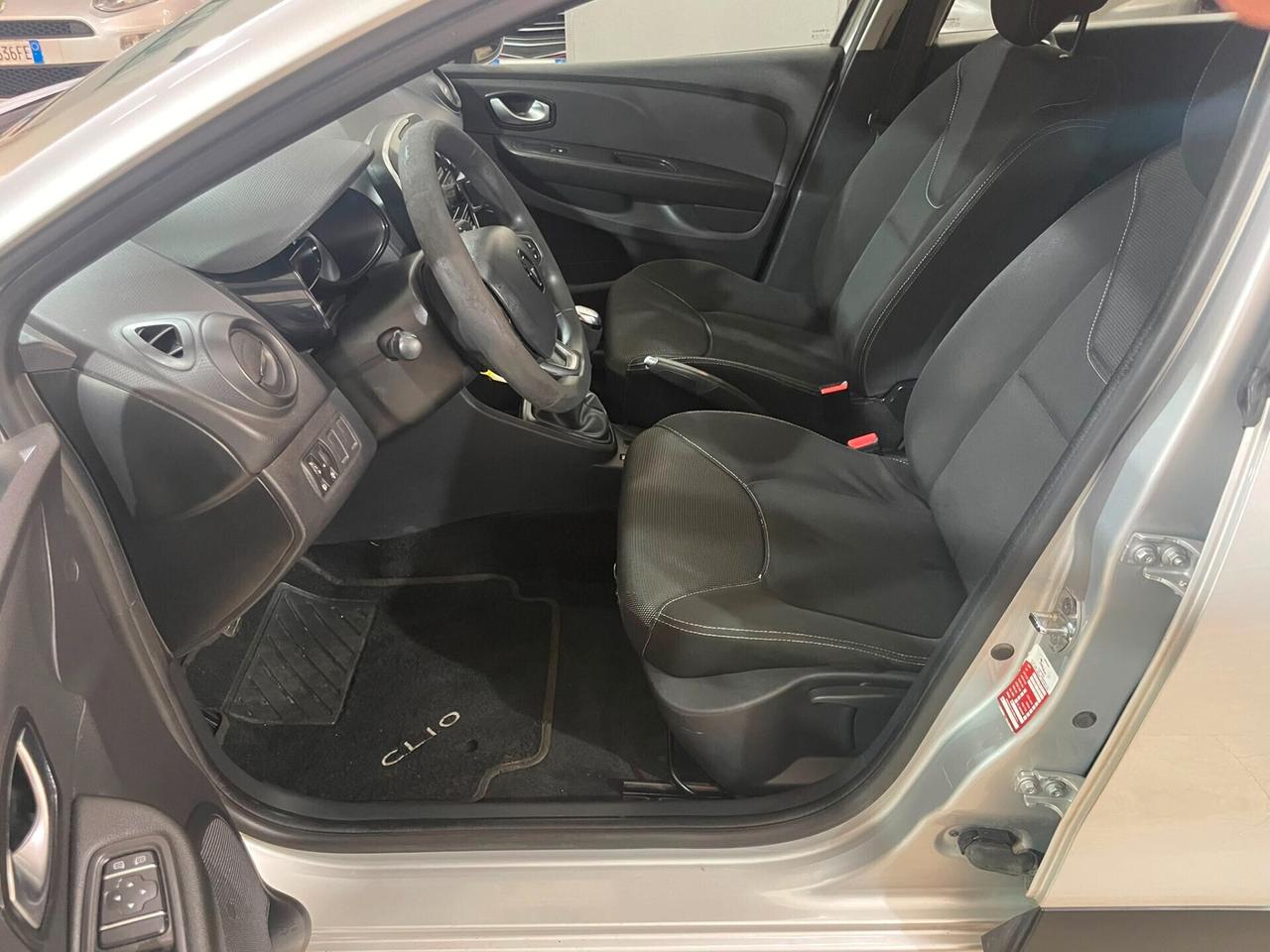 Renault Clio Sporter 1.2 75CV Intens