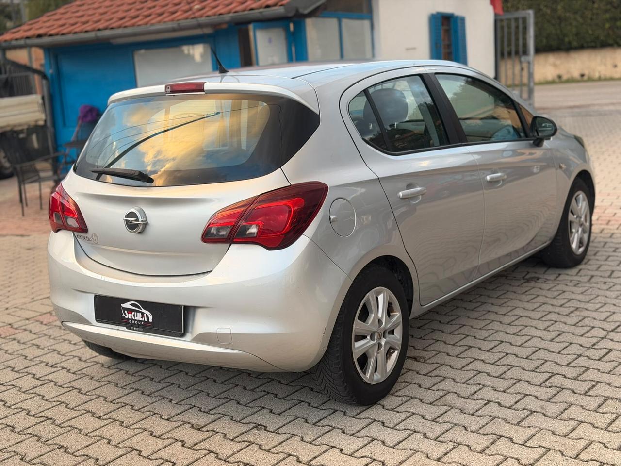 Opel Corsa 1.2 5 porte b-Color