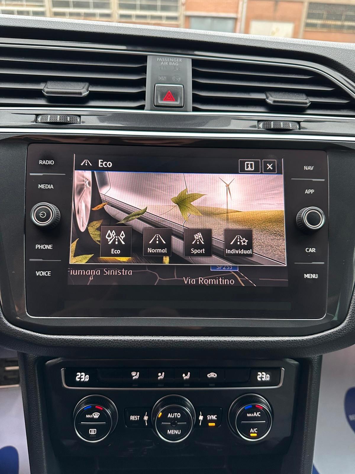 Volkswagen Tiguan 2.0 TDI SCR DSG 4MOTION R-LINE PACK TETTO PANORAMICO ED APRIBILE