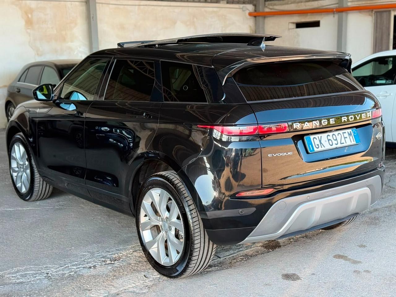 Land Rover Range Evoque 2.0D I4 163 CV R-Dynamic S
