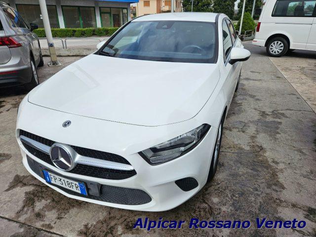 MERCEDES-BENZ A 180 d Automatic Premium