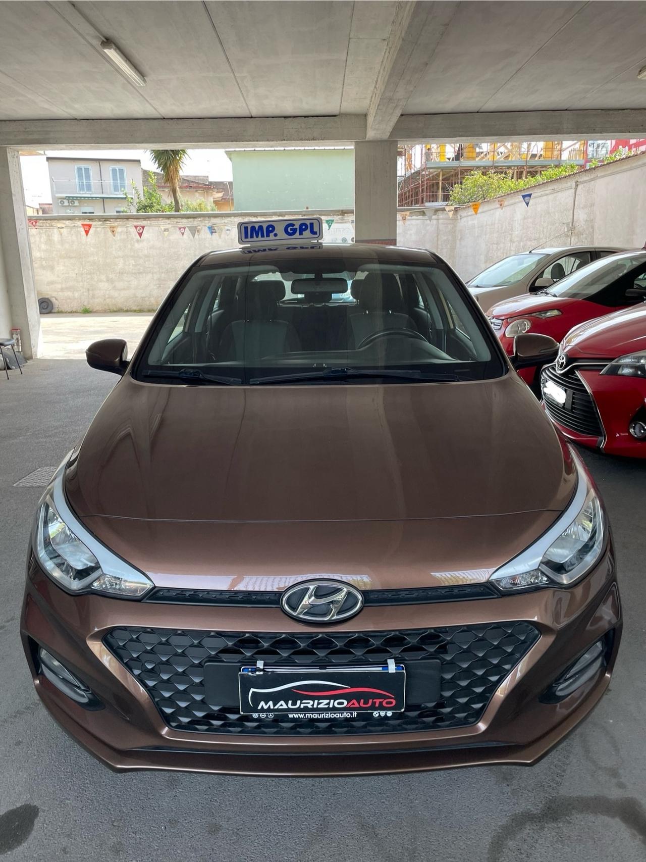 HYUNDAI I-20 GPL DI SERIE SPORT NAV RETROCAMERA ECC