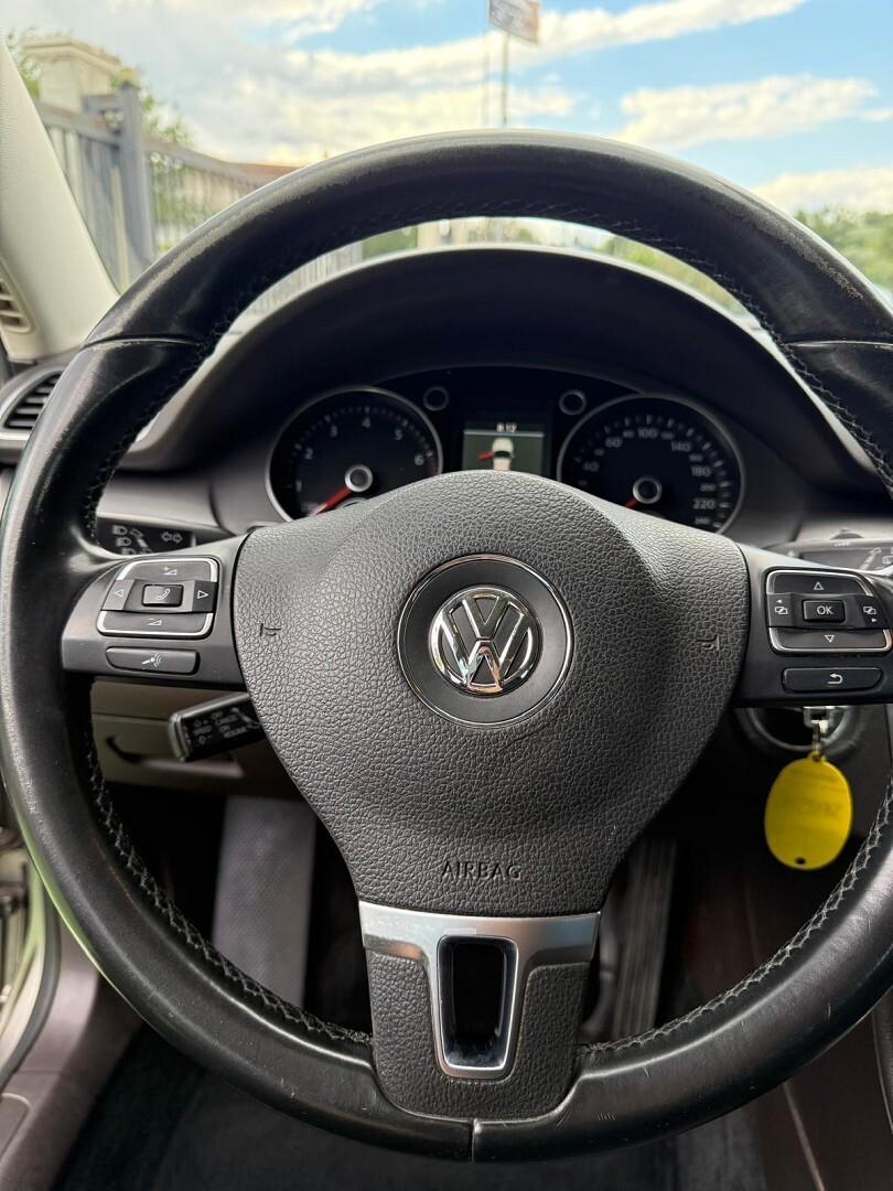 VOLKSWAGEN PASSAT 7" SERIE