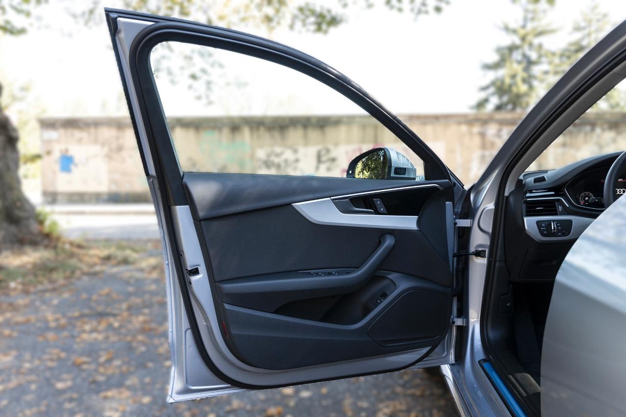 Audi A4 Avant 40 2.0 tdi mhev S-tronic*Matrix* Cockpit*