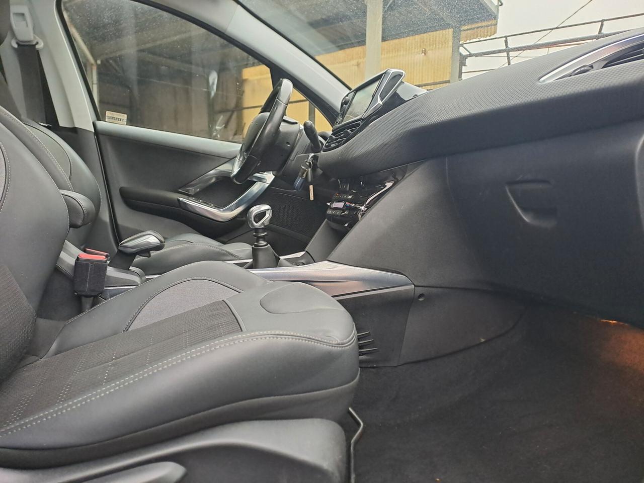 PEUGEOT 2008 1.6 HDI 115 cv *OK NEOPATENTATI*